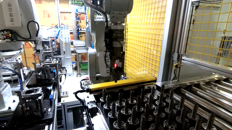 機(jī)器人裝配機(jī)油泵