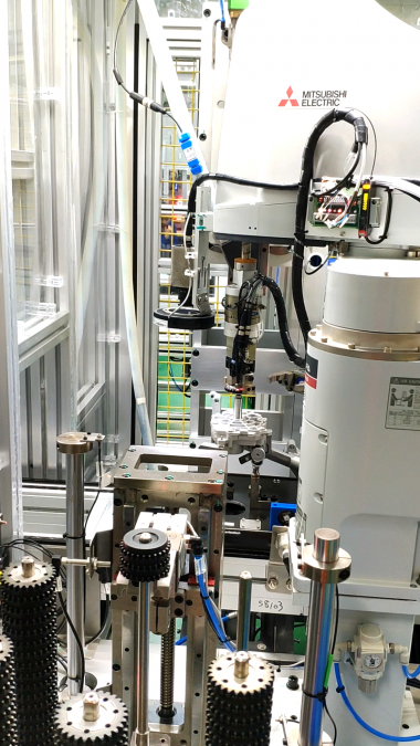 機(jī)器人通過視覺引導(dǎo)自動(dòng)裝配鏈輪